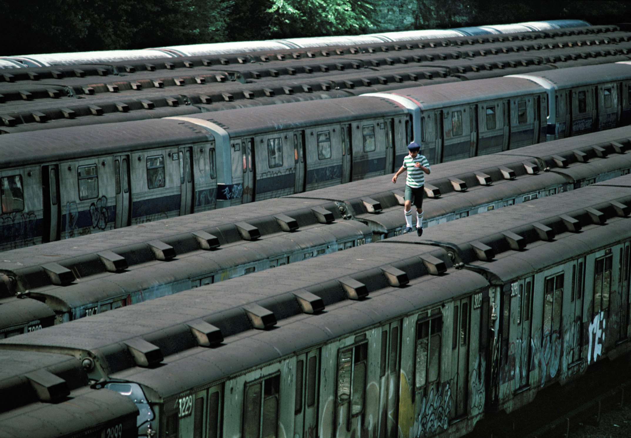 Martha Cooper documenting subway art